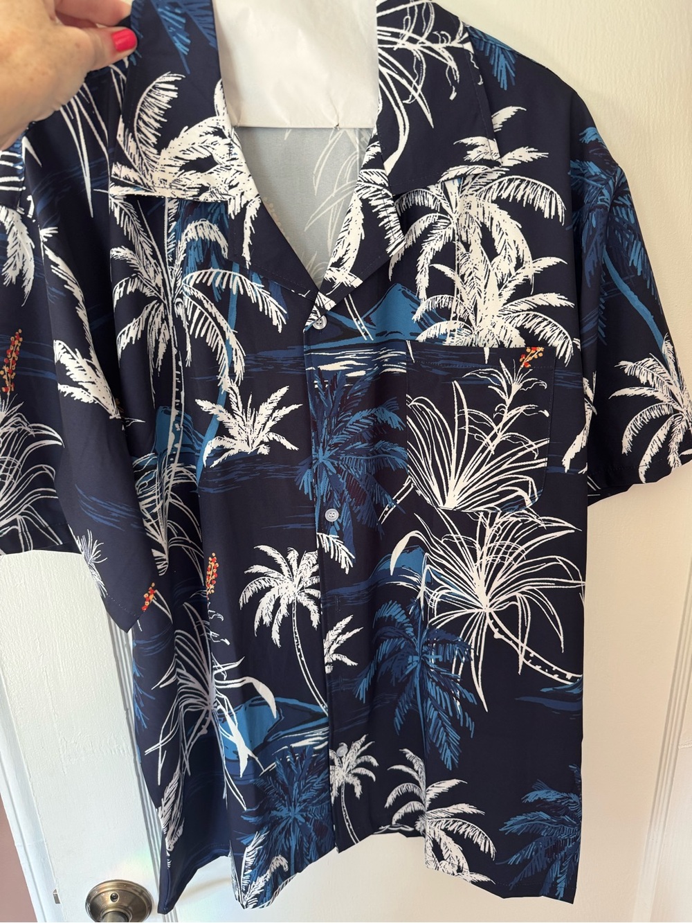 NWOT DH Gate Men’s Hawaiian Short Sleeveoo Button Coconut Tree Beach Aloha Shirt